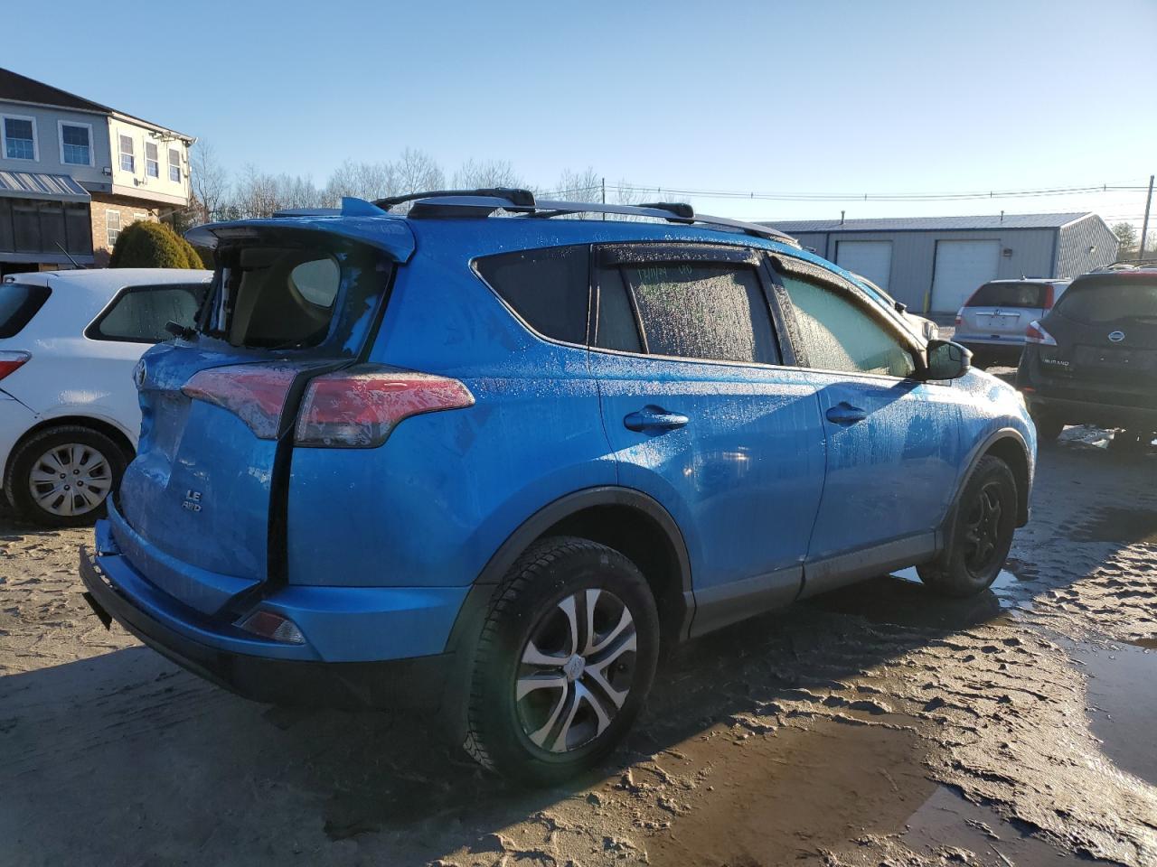 2017 TOYOTA RAV4 LE - Фото 3