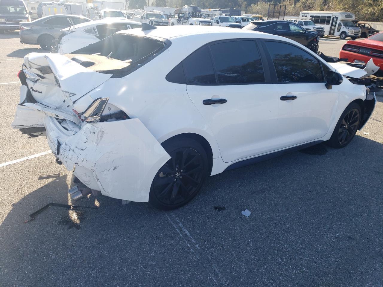 2022 TOYOTA COROLLA SE - Фото 3