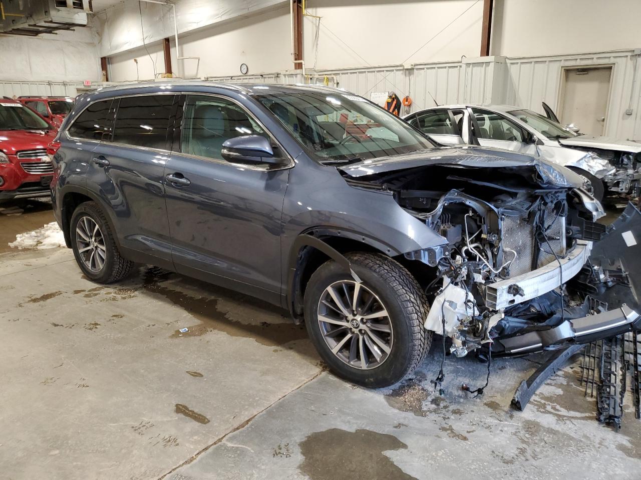 2019 TOYOTA HIGHLANDER - Image 4
