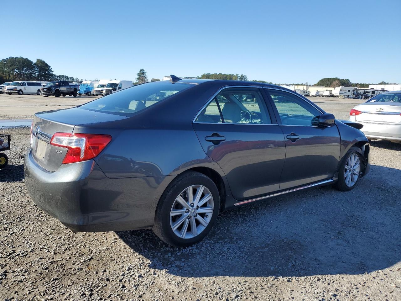 2012 TOYOTA CAMRY SE - Фото 3