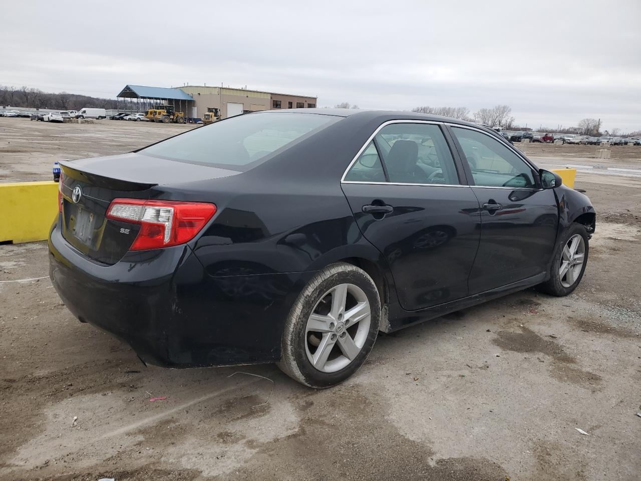 2014 TOYOTA CAMRY L - Image 3