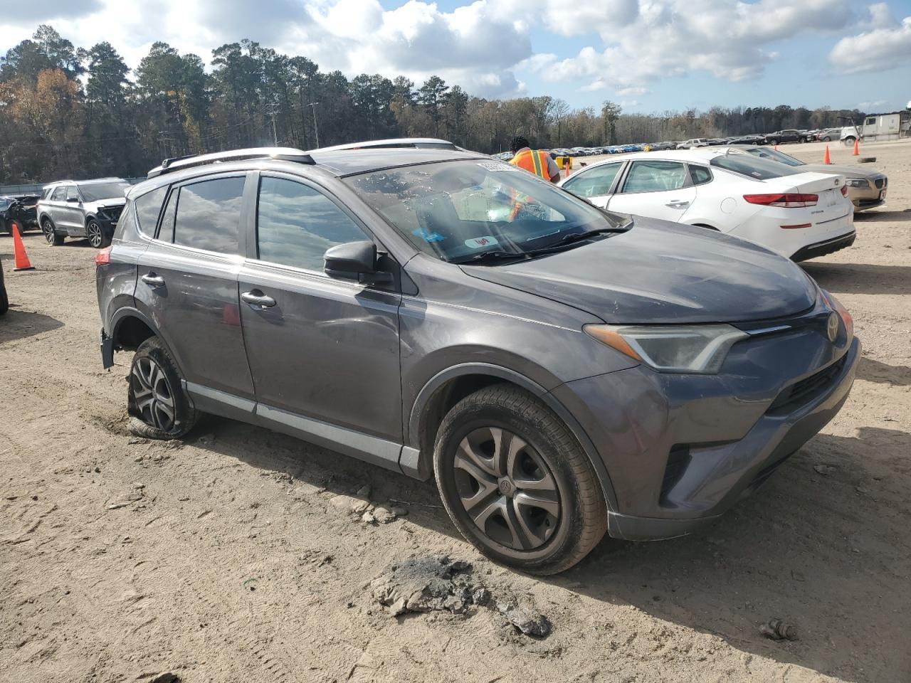 2018 TOYOTA RAV4 LE - Image 4