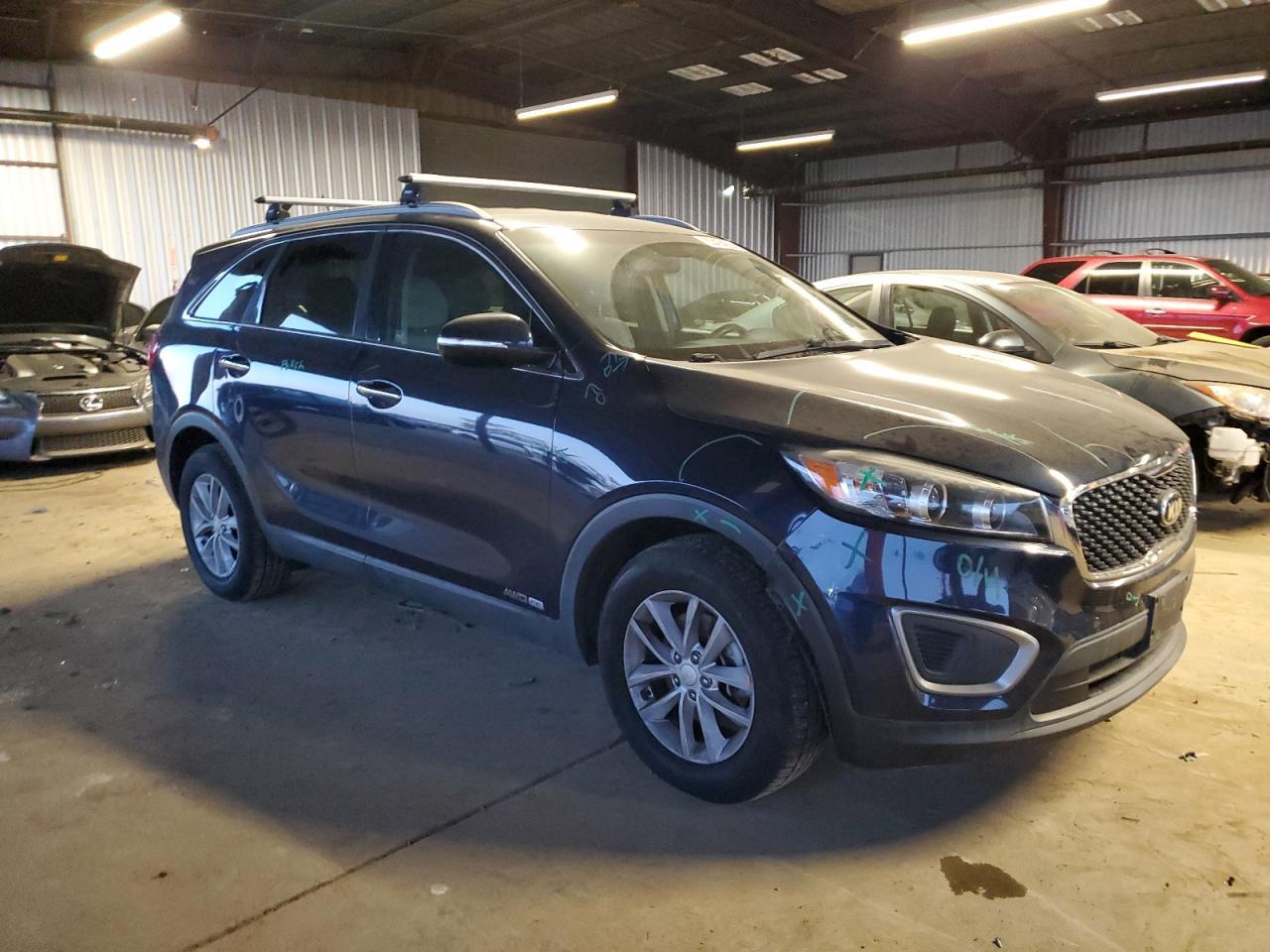 2017 KIA SORENTO LX - Фото 4