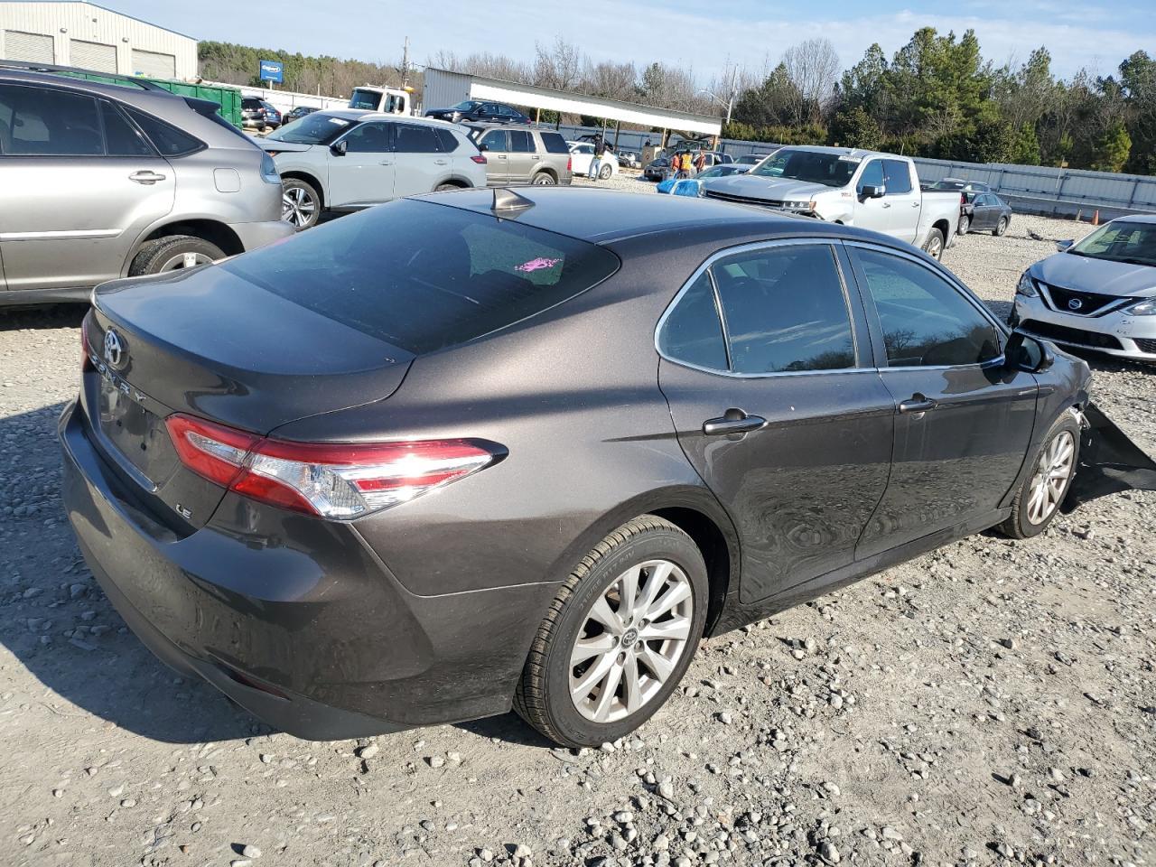2020 TOYOTA CAMRY LE - Фото 3