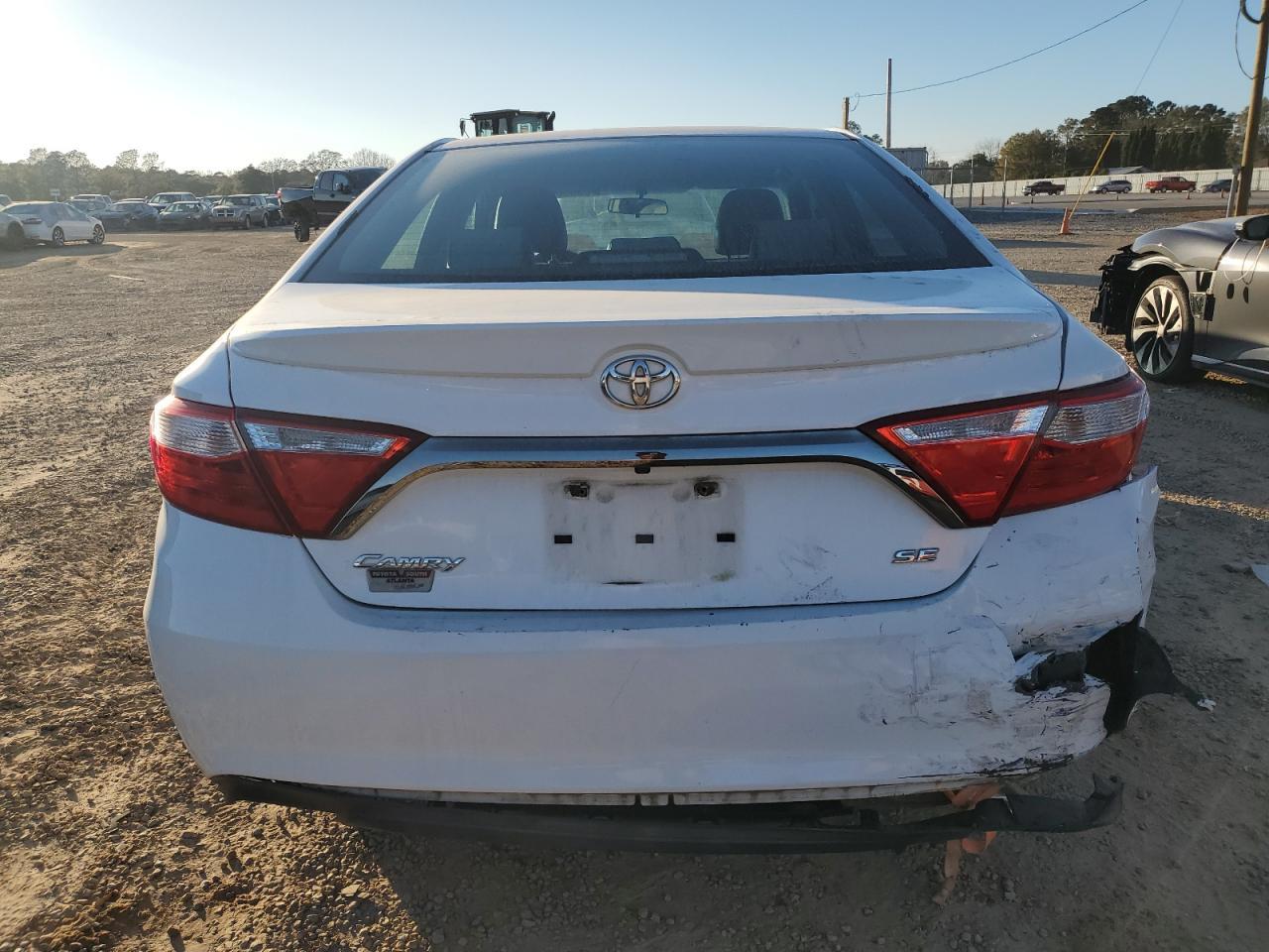 2015 TOYOTA CAMRY LE - Фото 6