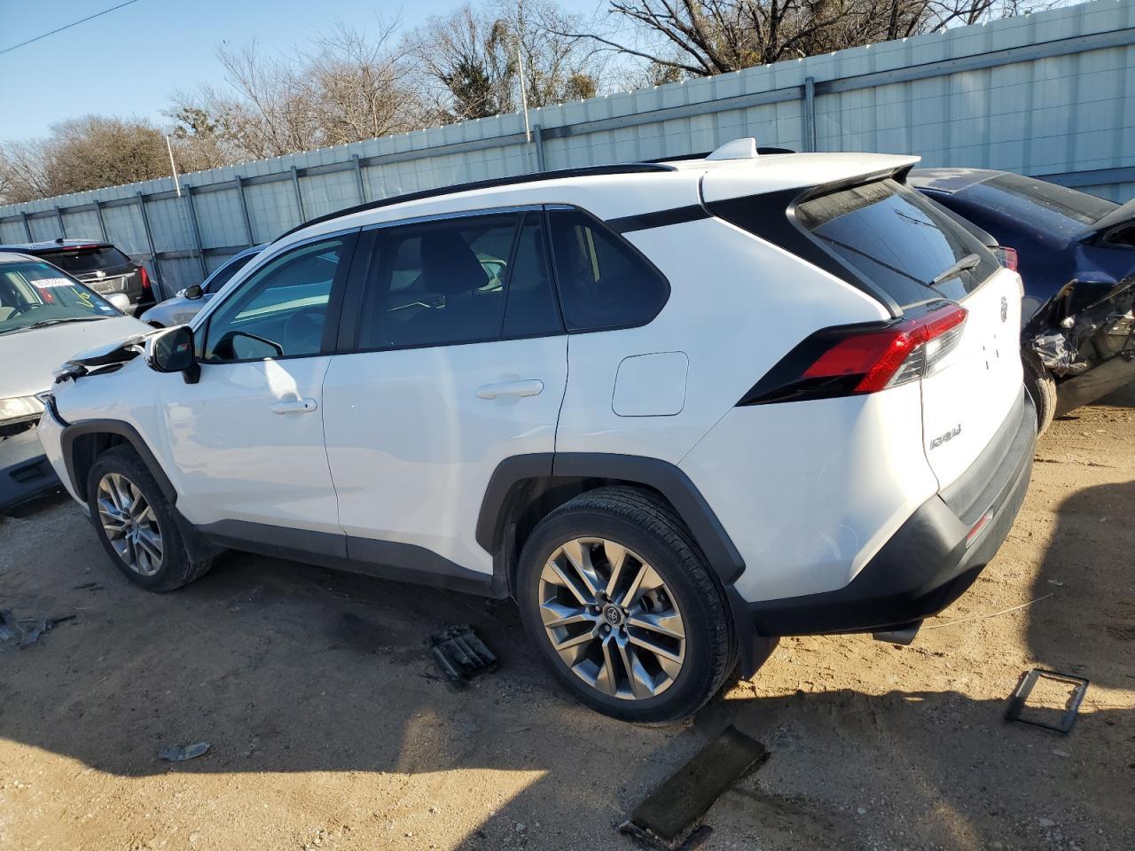2019 TOYOTA RAV4 XLE P - Image 2