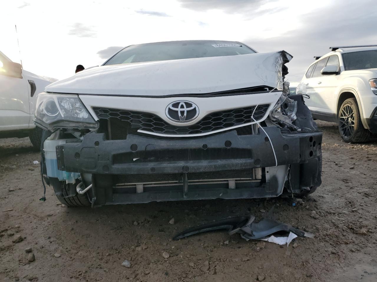2014 TOYOTA CAMRY L - Image 5