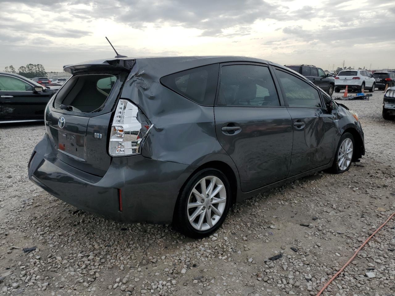 2013 TOYOTA PRIUS V - Image 3