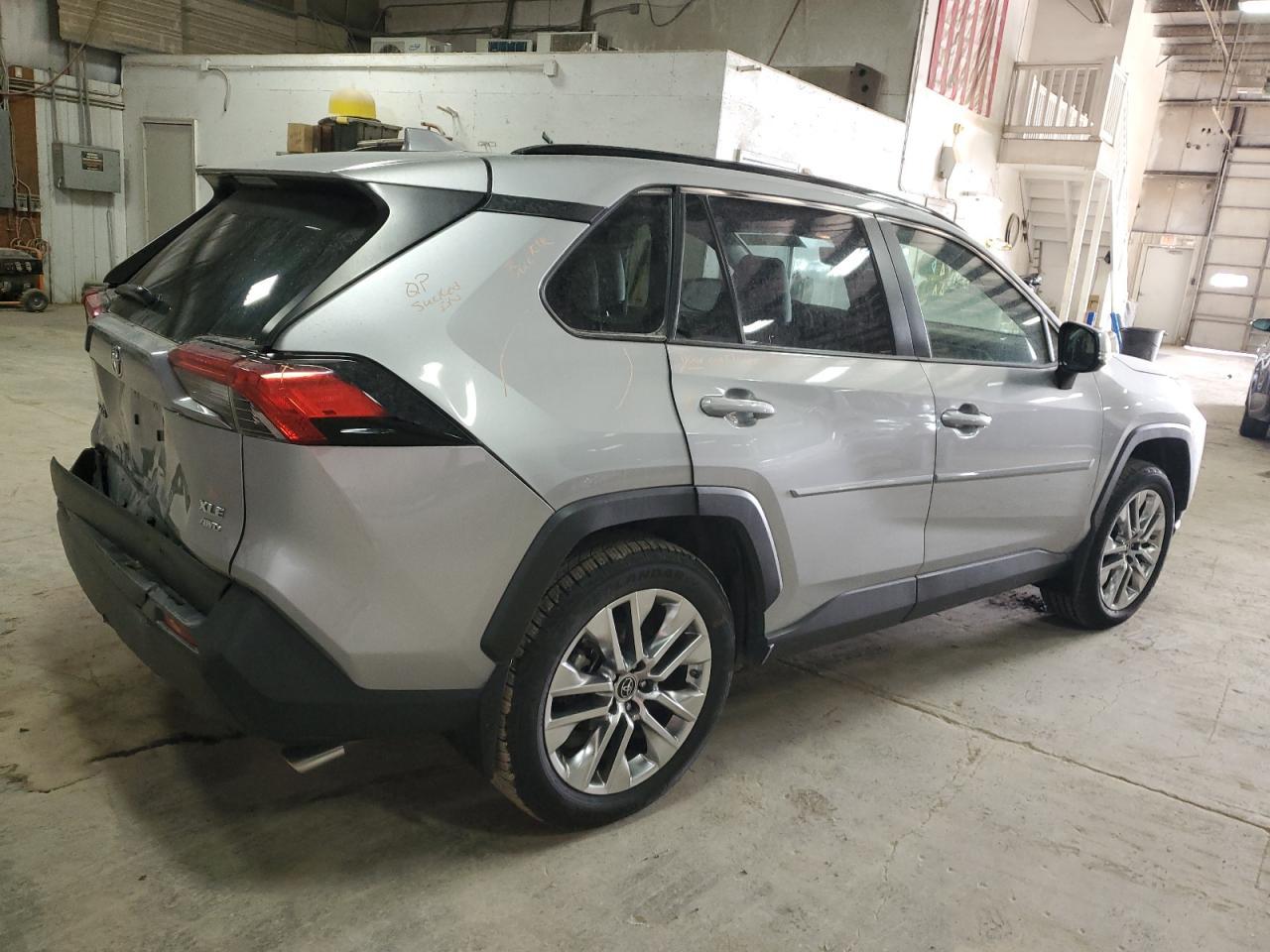 2019 TOYOTA RAV4 XLE P - Image 3