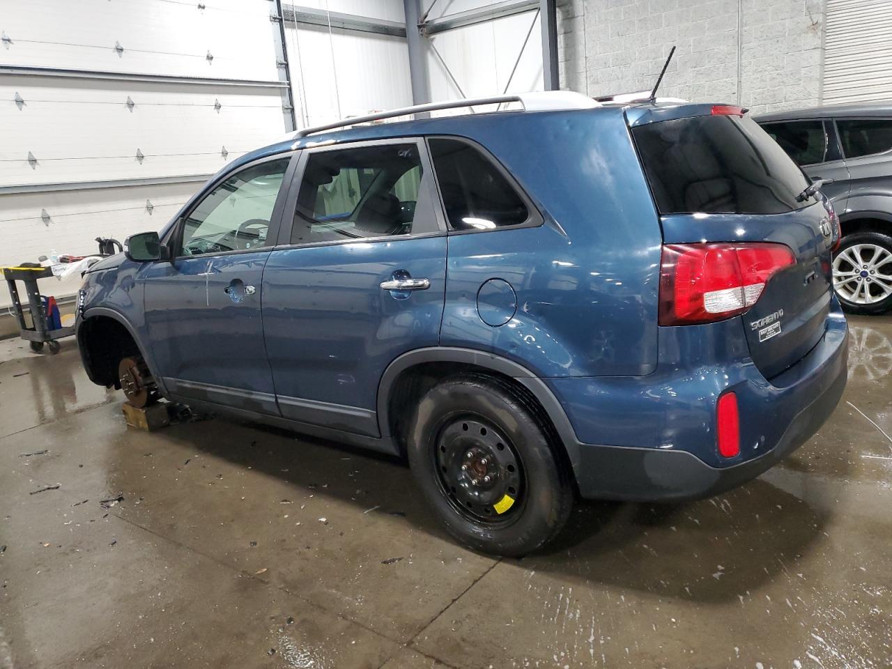 2015 KIA SORENTO LX - Image 2