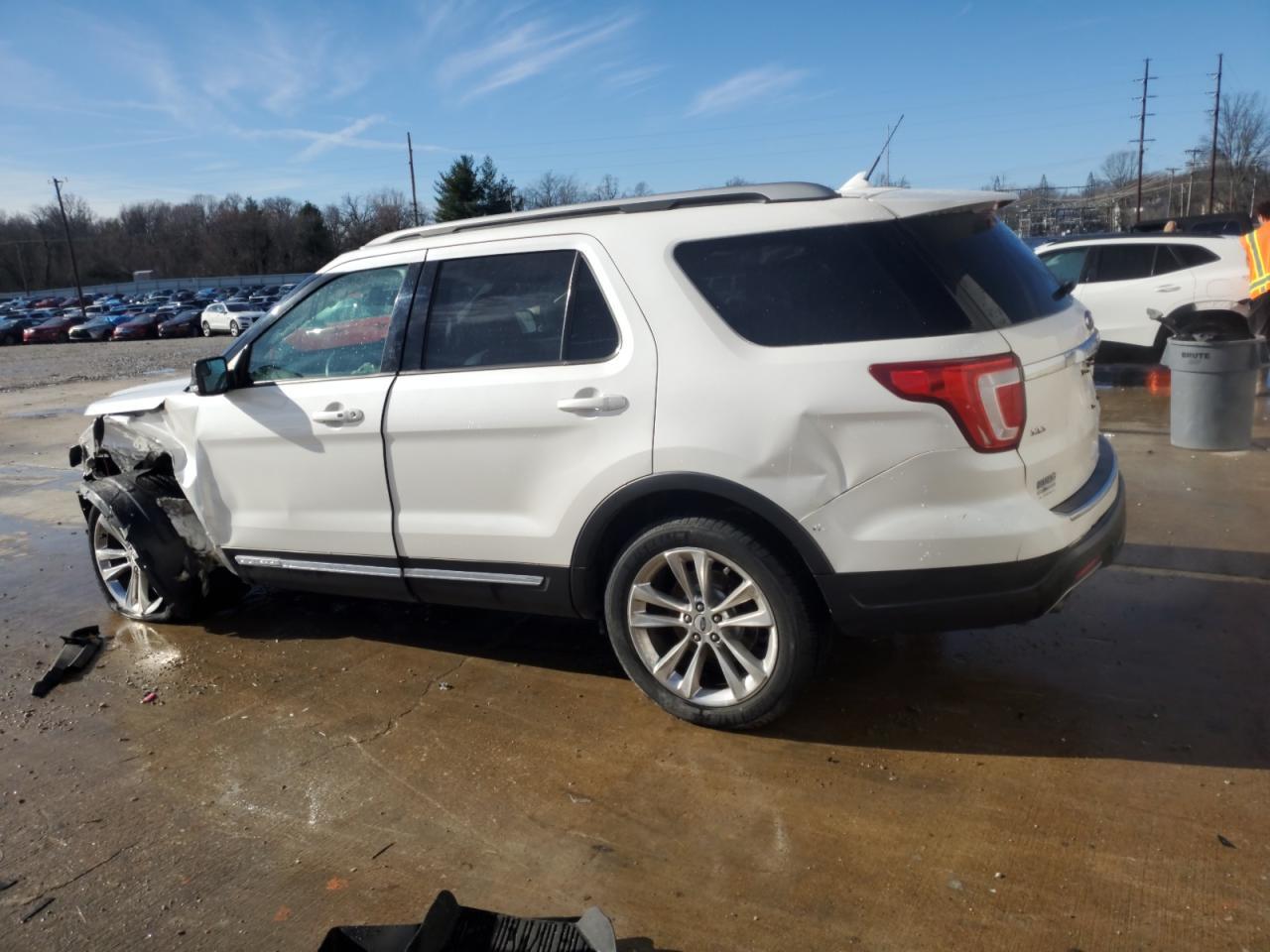2018 FORD EXPLORER X - Image 2