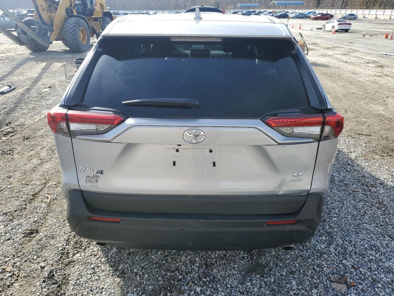 2023 TOYOTA RAV4 LE - Фото 6