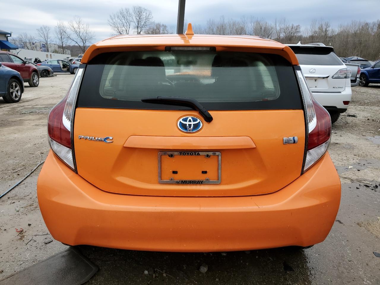2016 TOYOTA PRIUS C - Фото 6