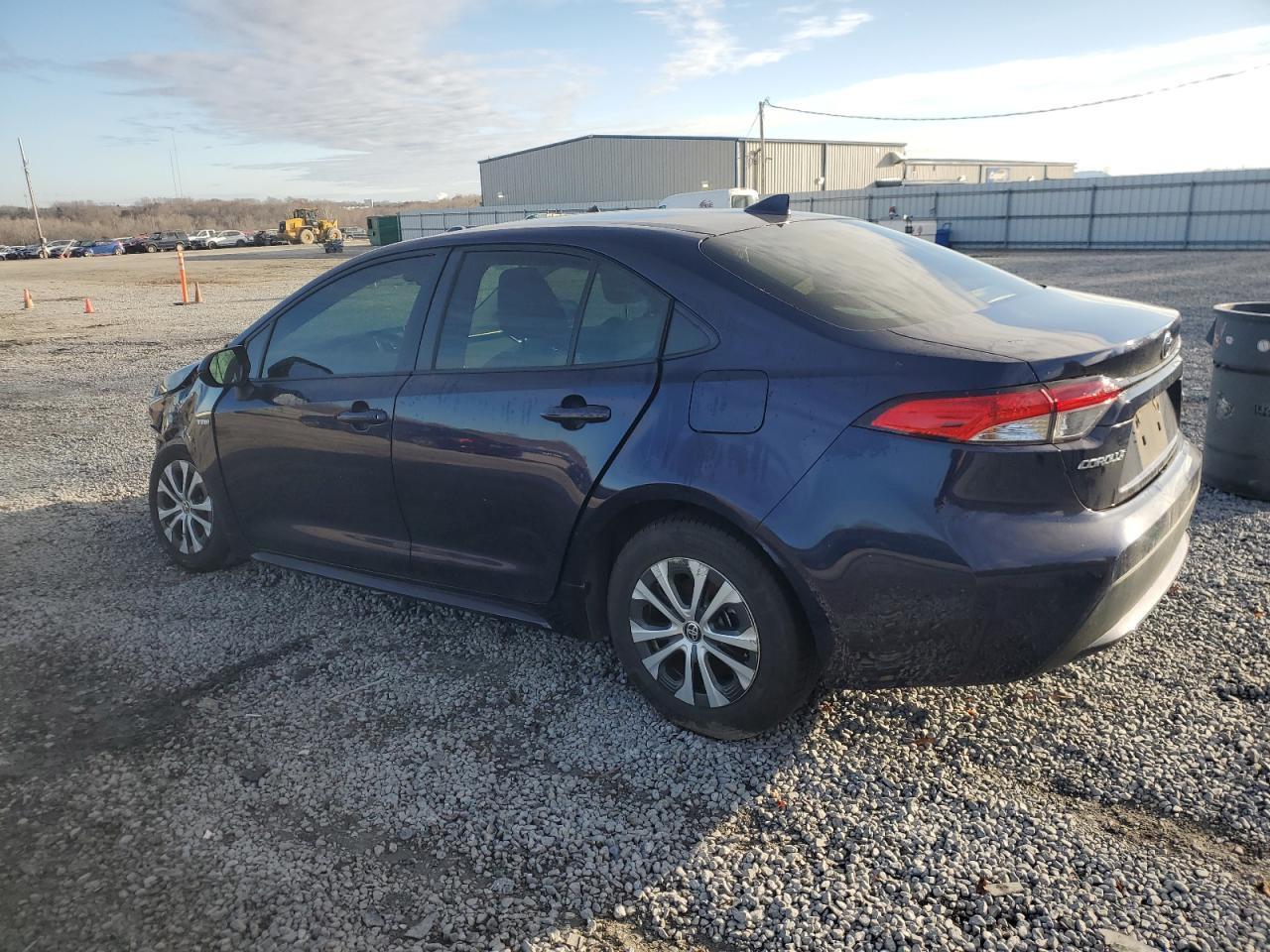 2021 TOYOTA COROLLA LE - Image 2