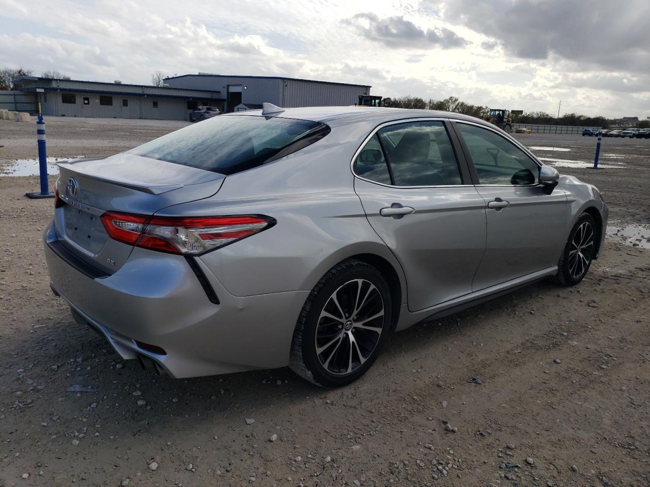 2019 TOYOTA CAMRY L - Image 3