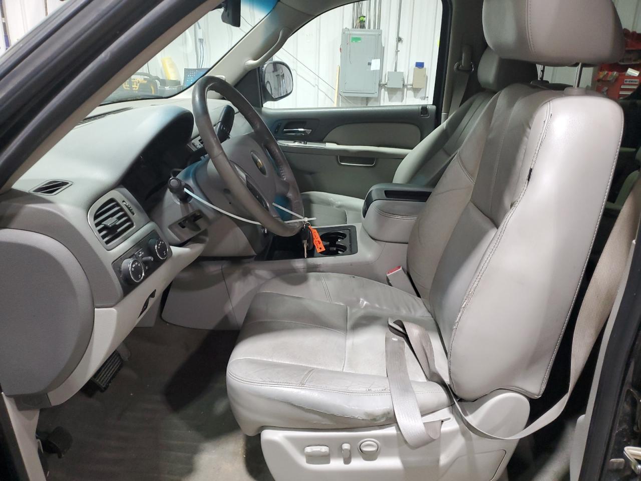 2011 CHEVROLET TAHOE K150 - Фото 7