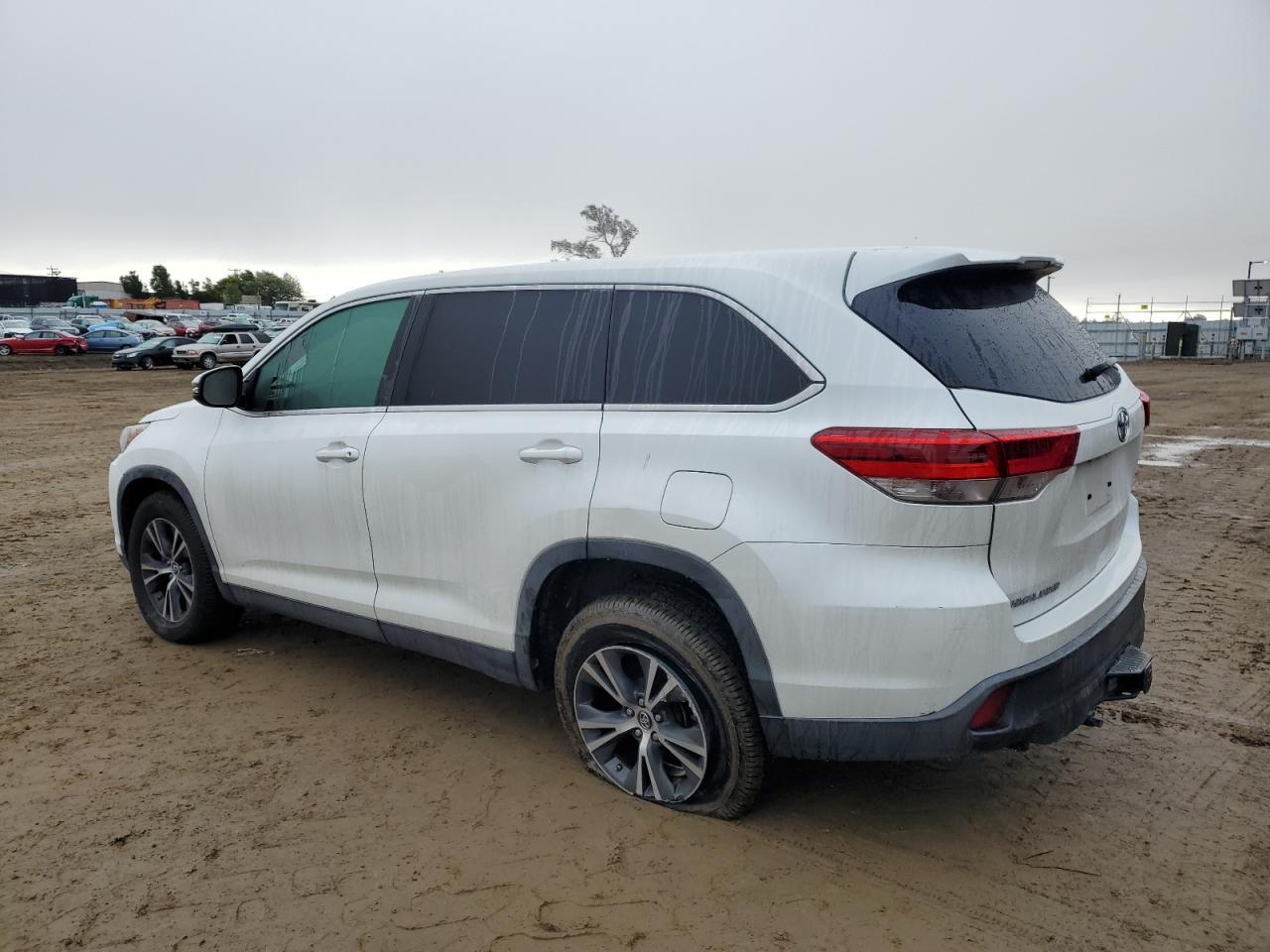 2019 TOYOTA HIGHLANDER - Фото 2