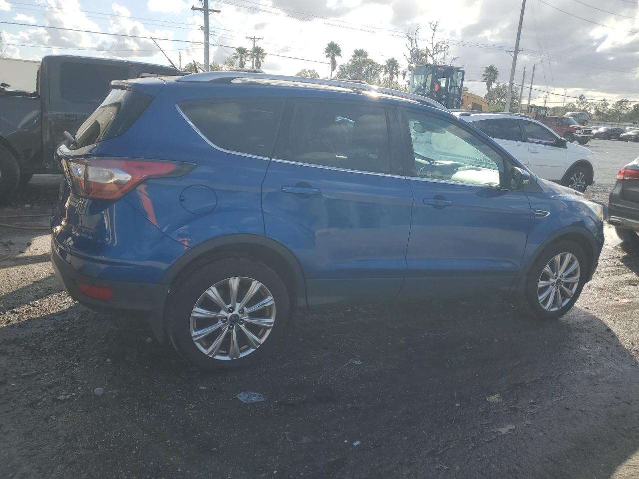 2017 FORD ESCAPE TIT - Image 3