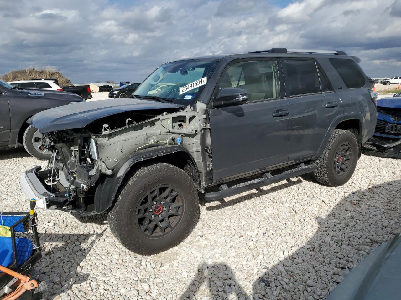2024 TOYOTA 4RUNNER SR