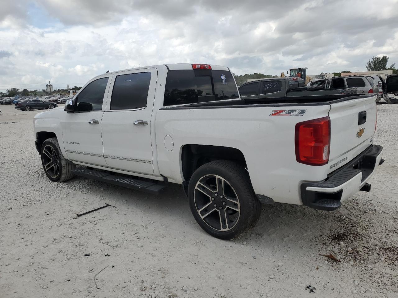 2017 CHEVROLET SILVERADO - Image 2