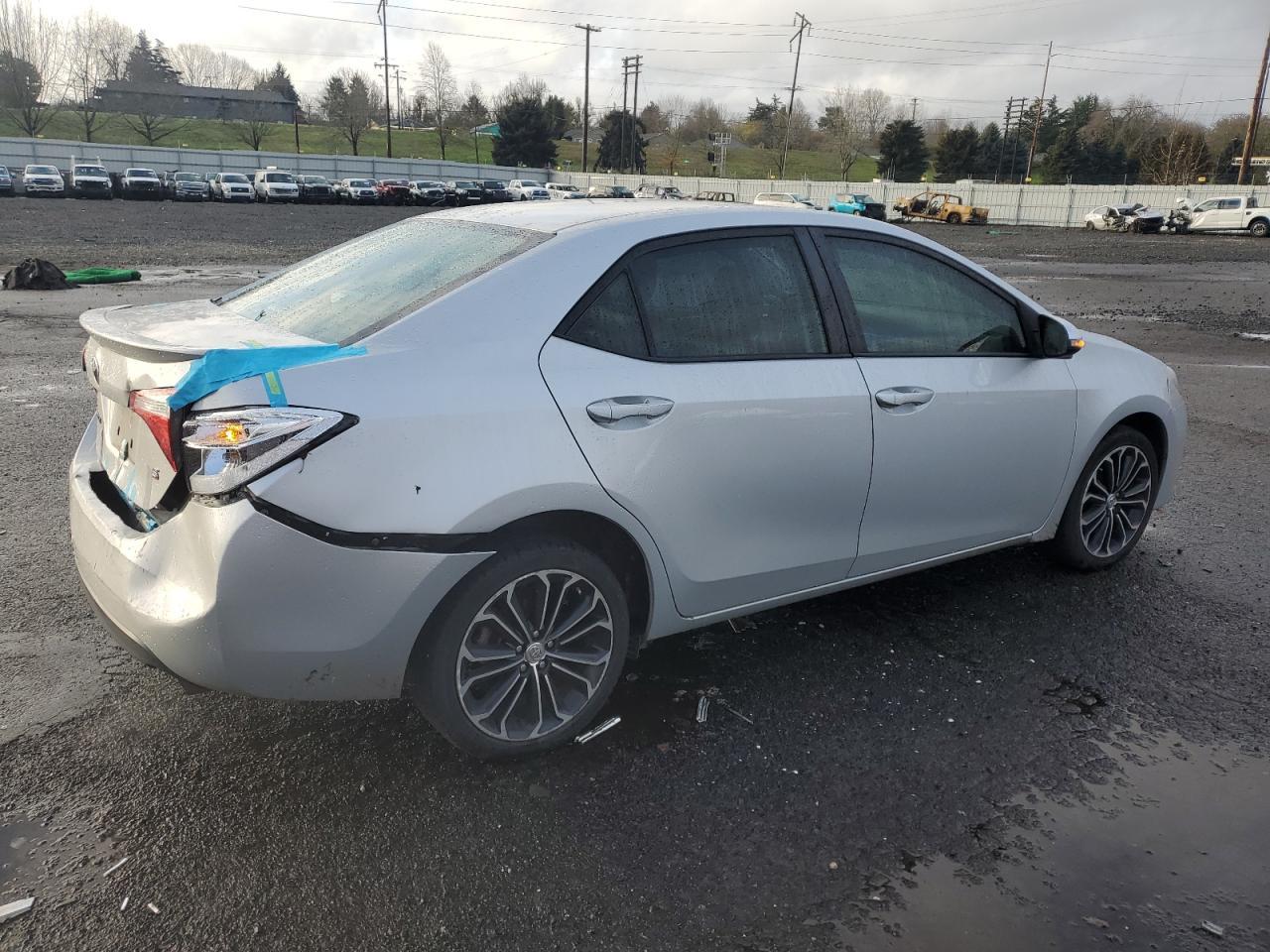 2015 TOYOTA COROLLA L - Image 3