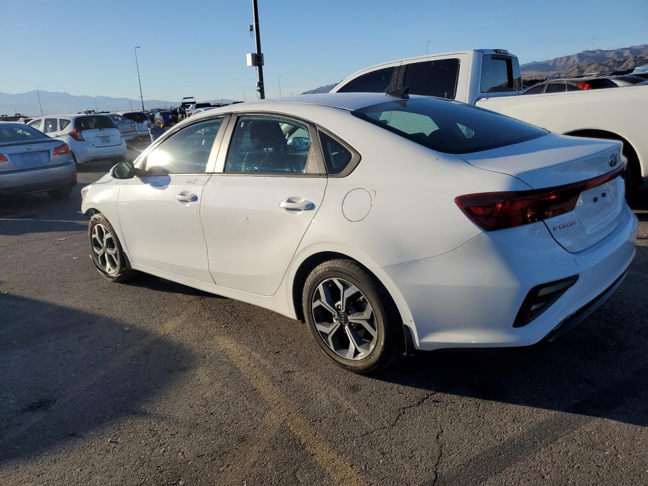 2021 KIA FORTE FE - Фото 2