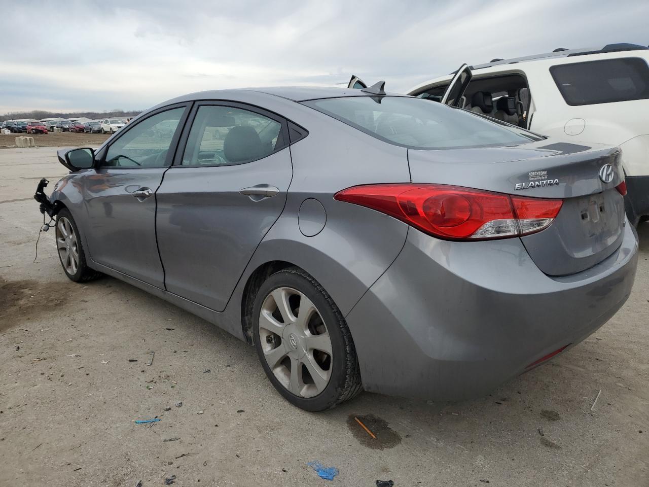 2013 HYUNDAI ELANTRA GL - Image 2