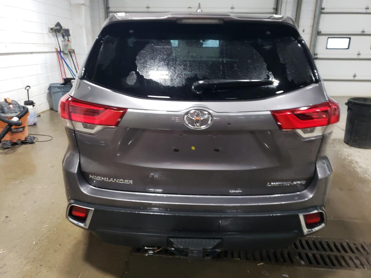 2019 TOYOTA HIGHLANDER - Image 6