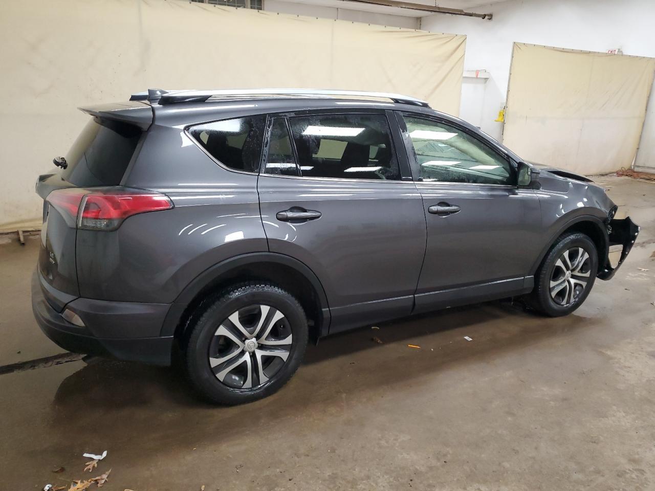 2017 TOYOTA RAV4 LE - Image 3