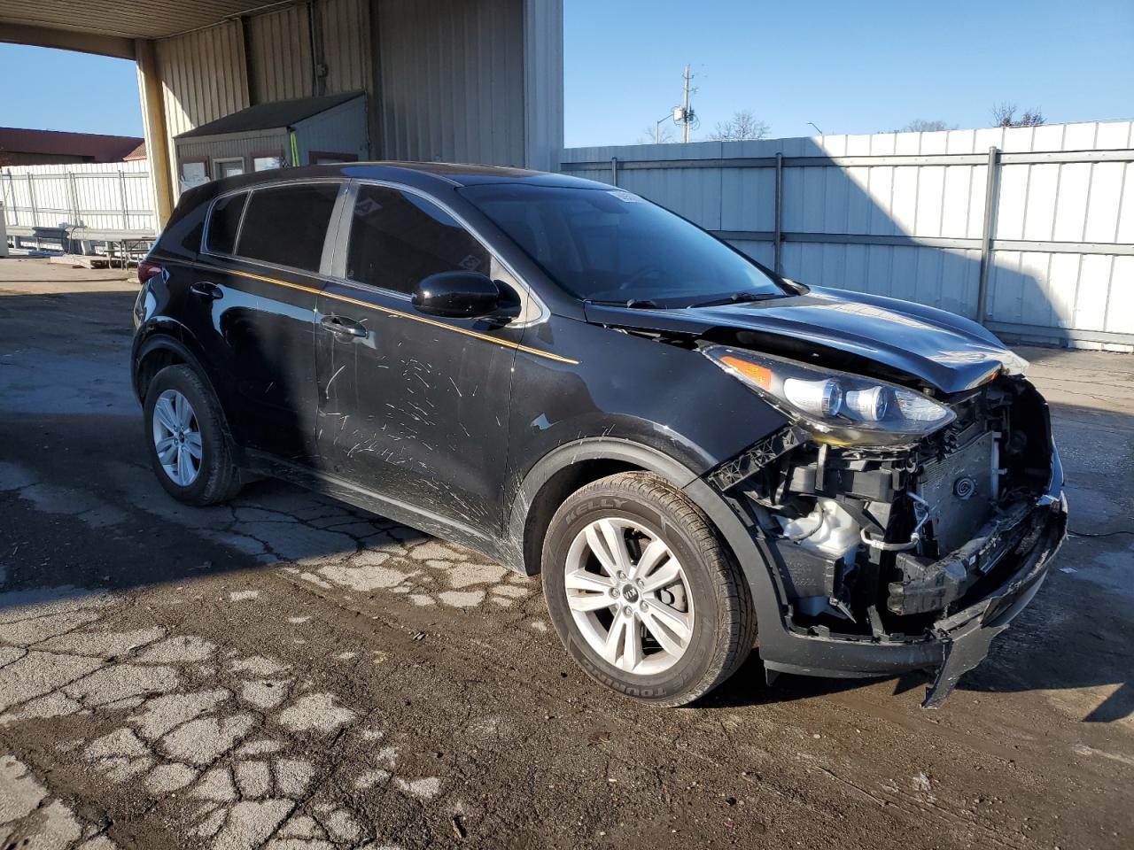 2017 KIA SPORTAGE L - Image 4