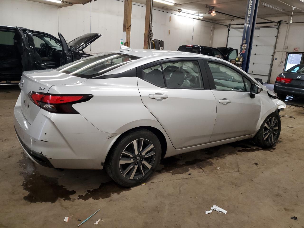 2021 NISSAN VERSA SV - Image 3