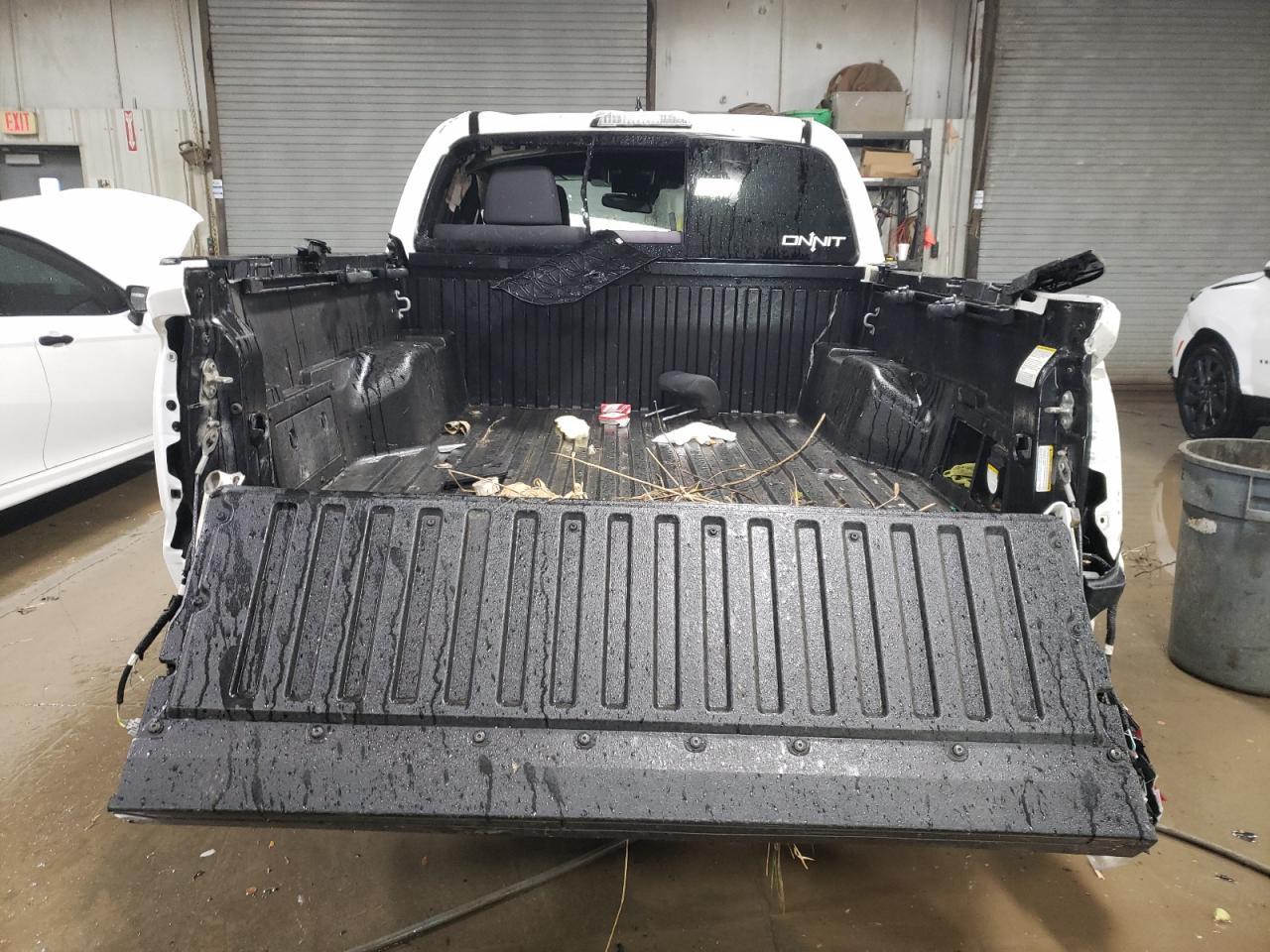 2018 TOYOTA TACOMA DOU - Фото 6