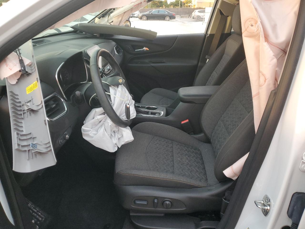 2024 CHEVROLET EQUINOX LT - Image 7