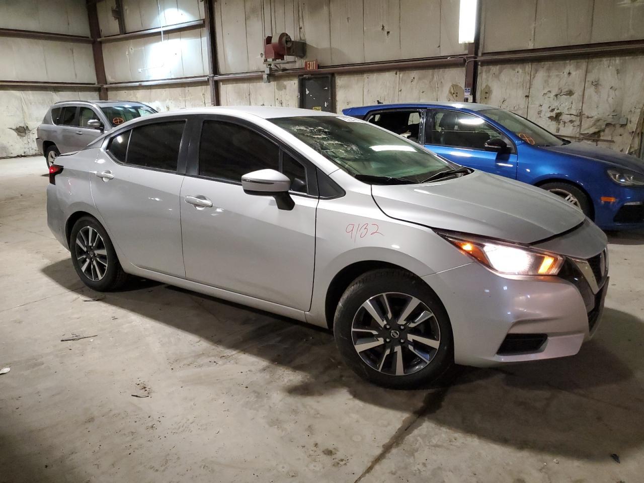 2021 NISSAN VERSA SV - Фото 4