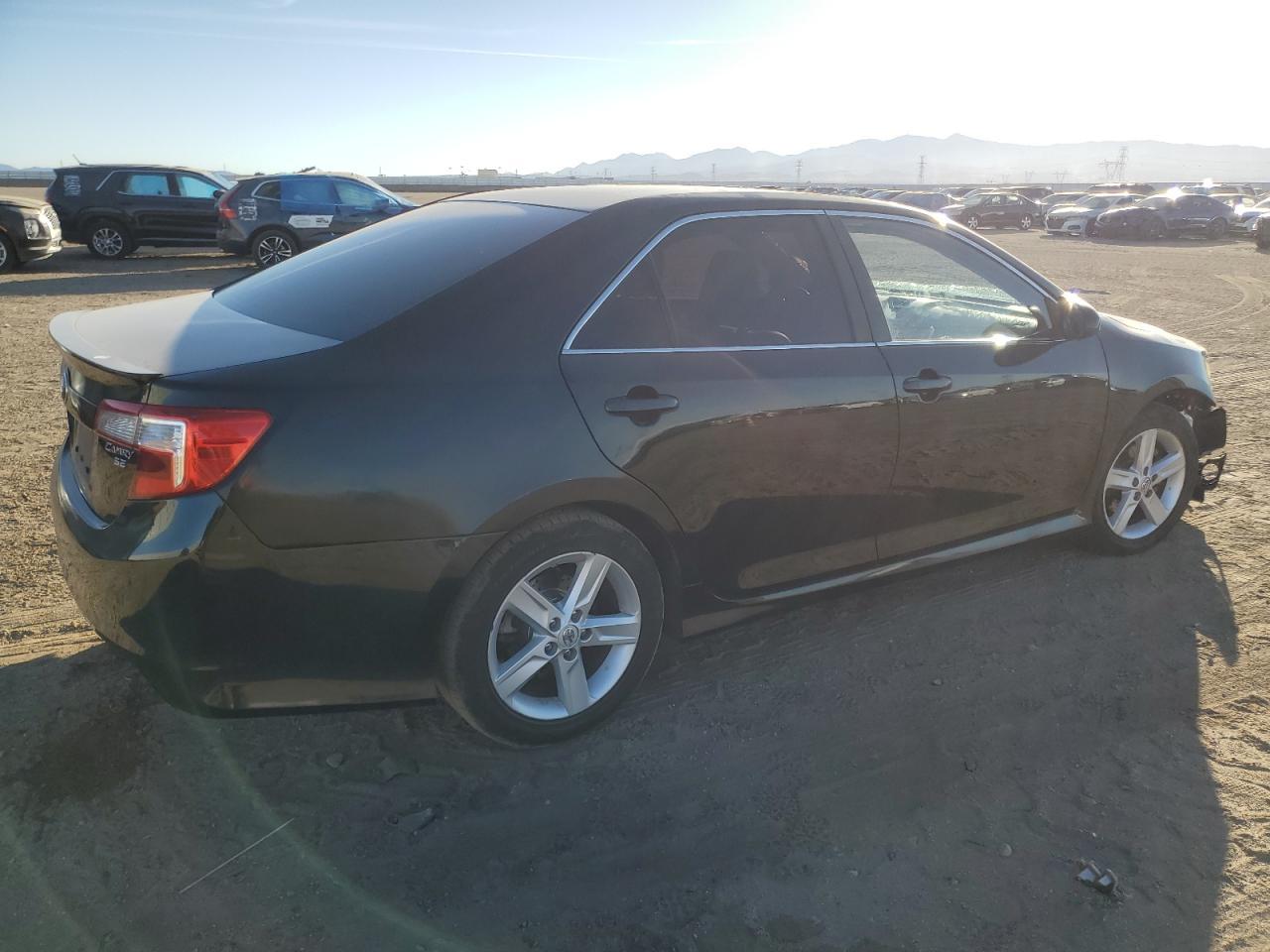 2013 TOYOTA CAMRY L - Фото 3