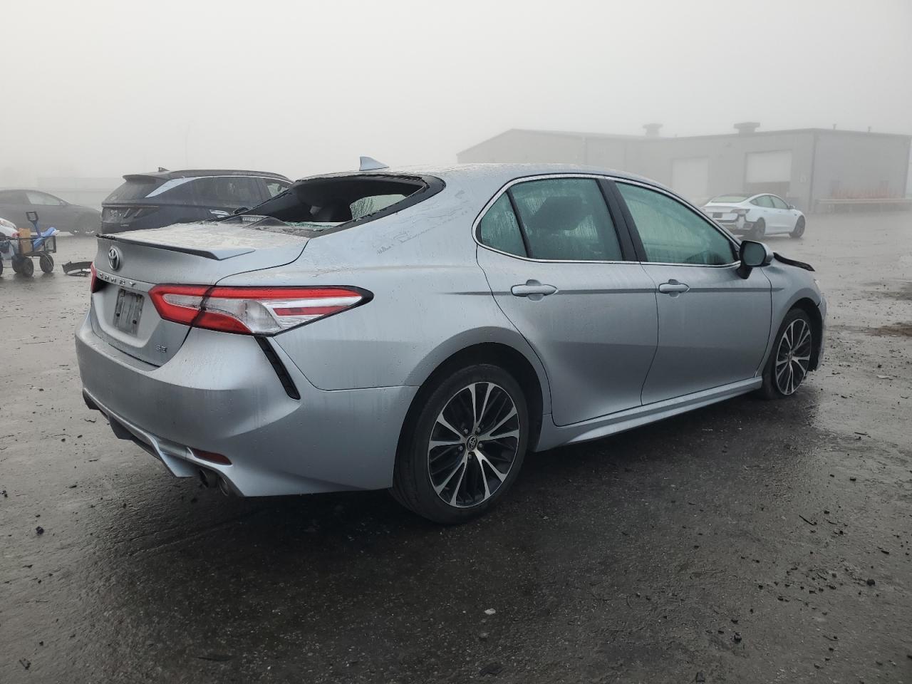 2020 TOYOTA CAMRY SE - Image 3
