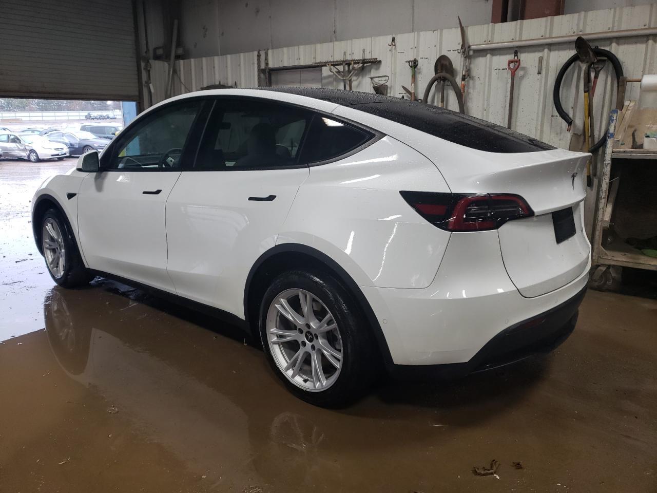 2022 TESLA MODEL Y - Image 2