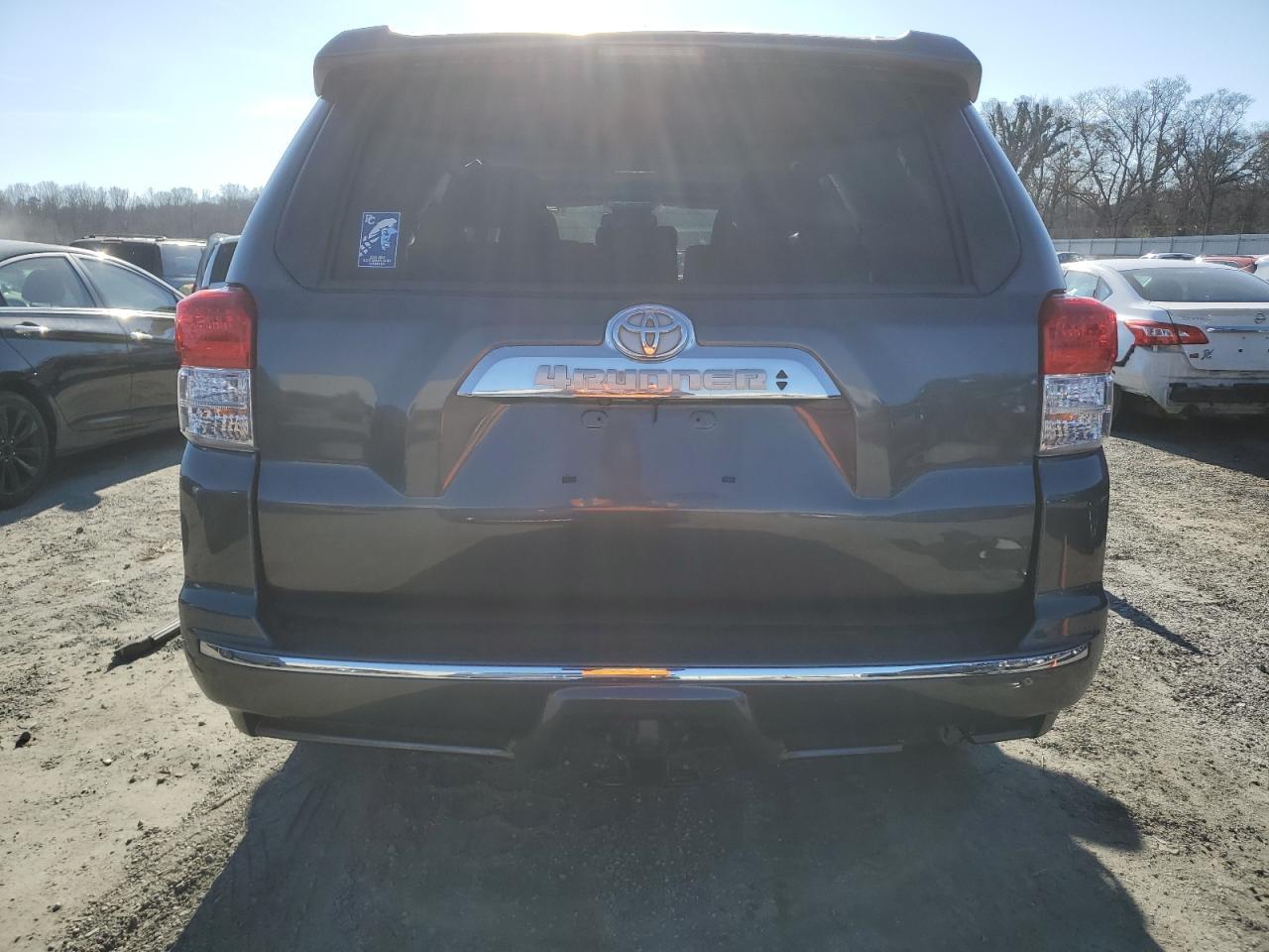 2011 TOYOTA 4RUNNER SR - Image 6