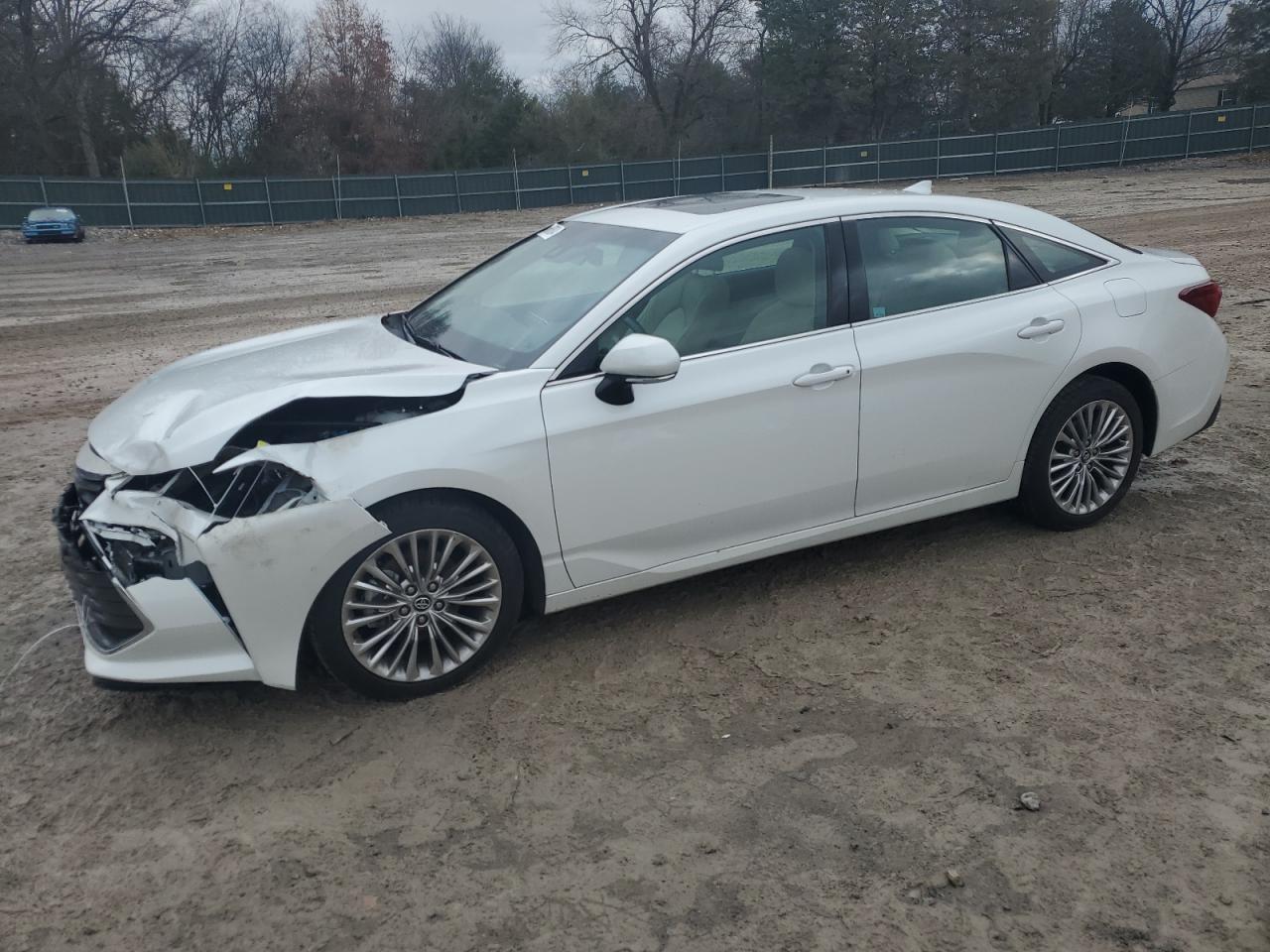 2019 TOYOTA AVALON XLE