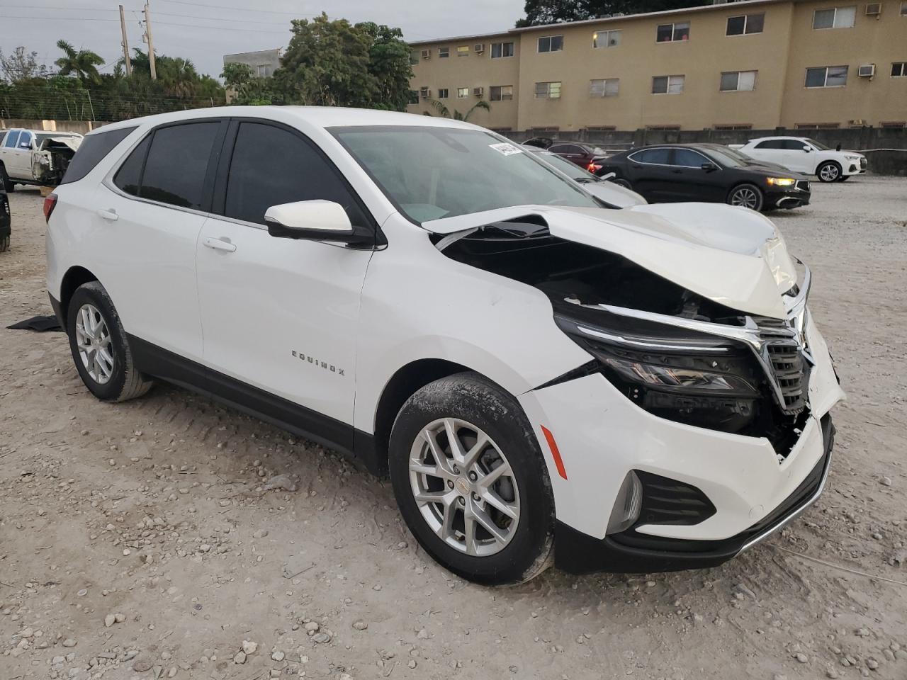 2024 CHEVROLET EQUINOX LT - Image 4
