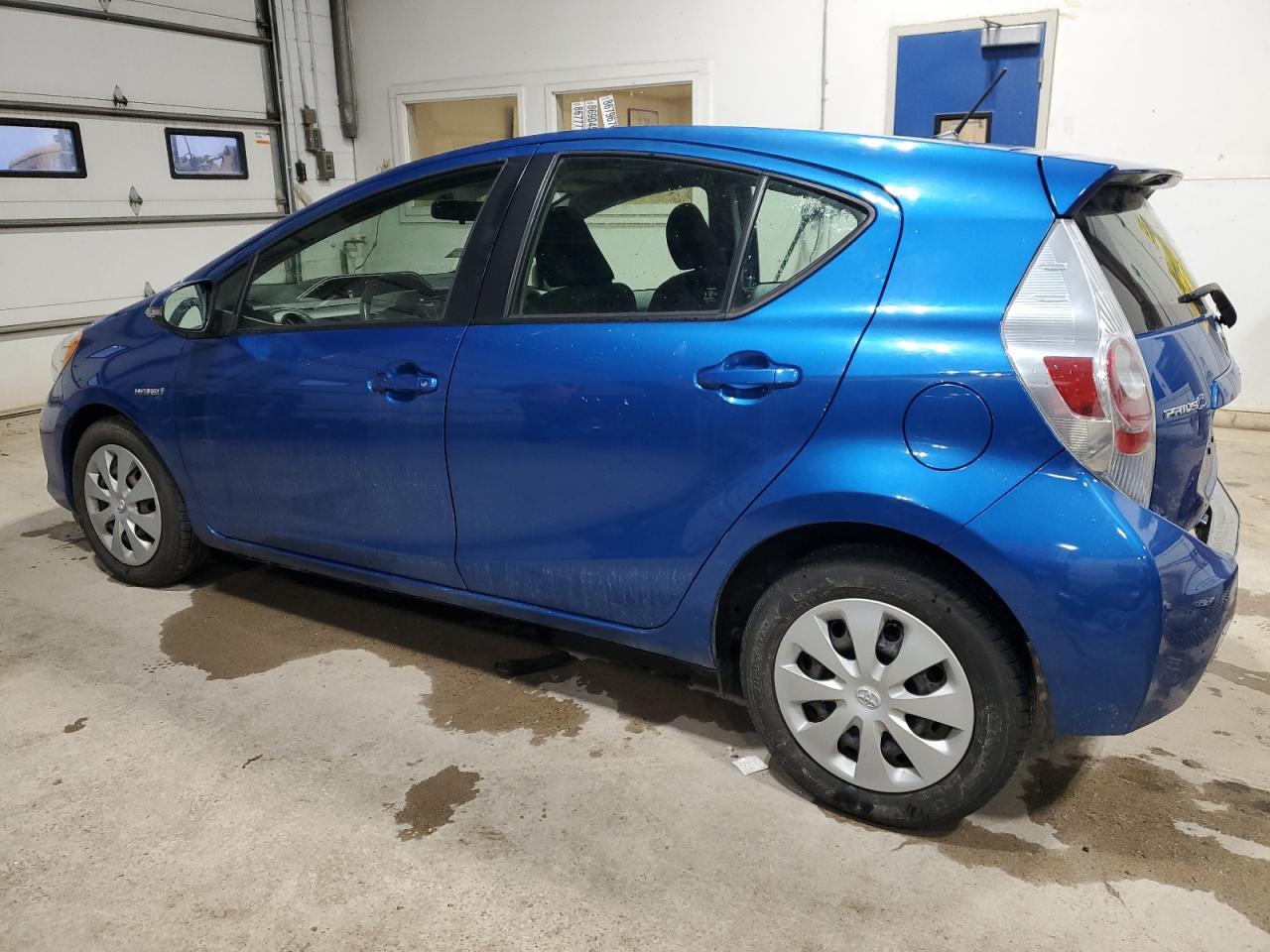2013 TOYOTA PRIUS C - Image 2