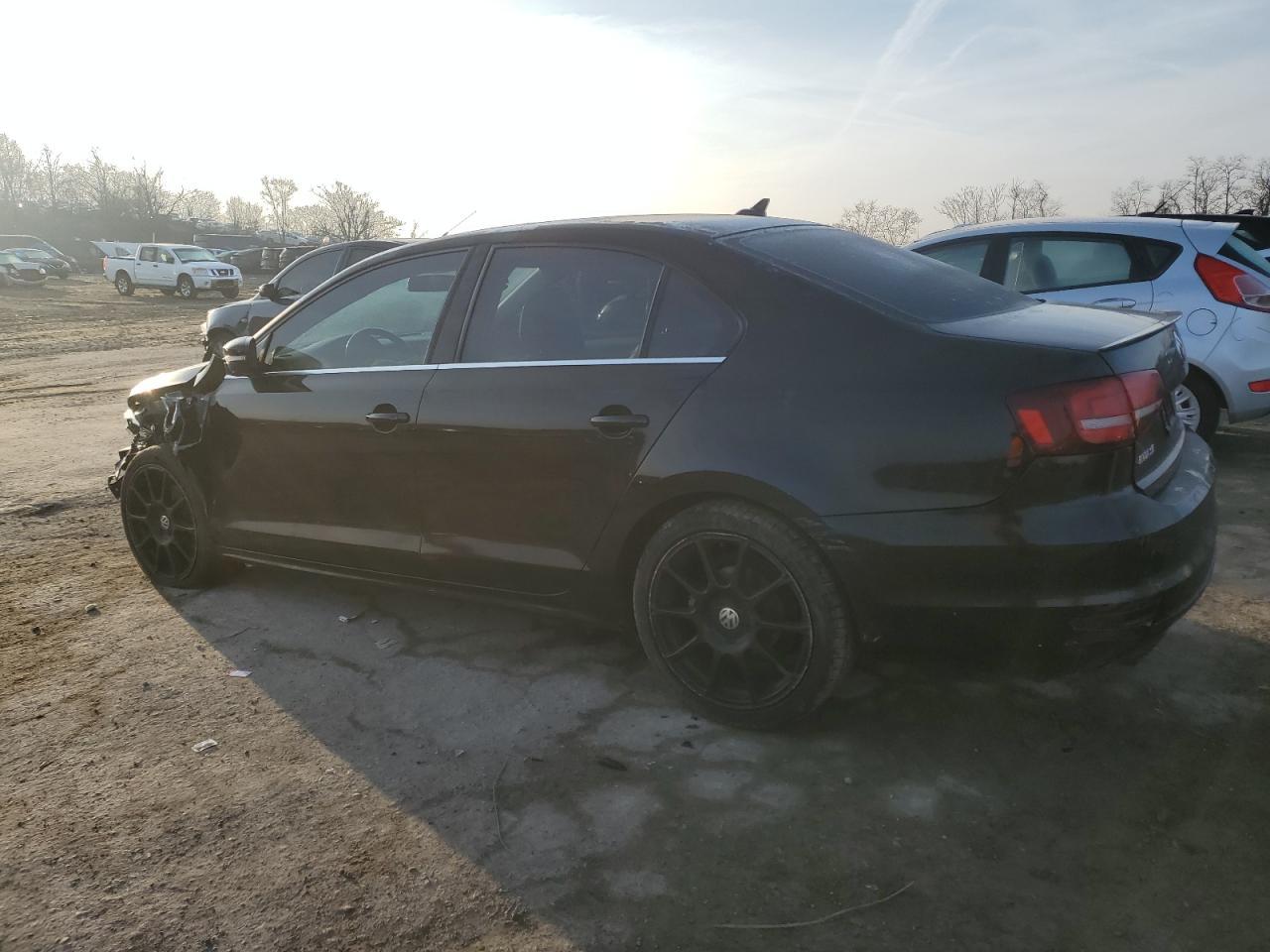 2017 VOLKSWAGEN JETTA SE - Image 2