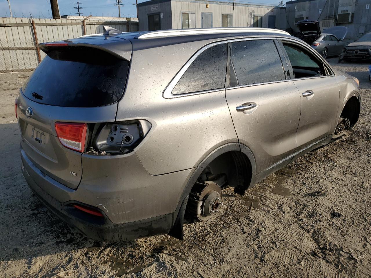 2016 KIA SORENTO LX - Image 3