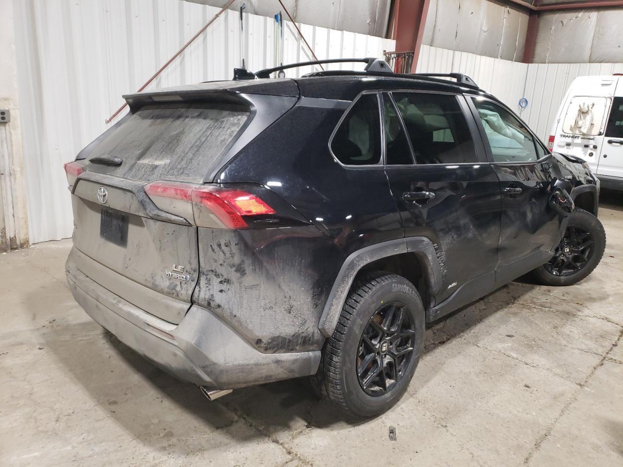 2021 TOYOTA RAV4 LE - Фото 3