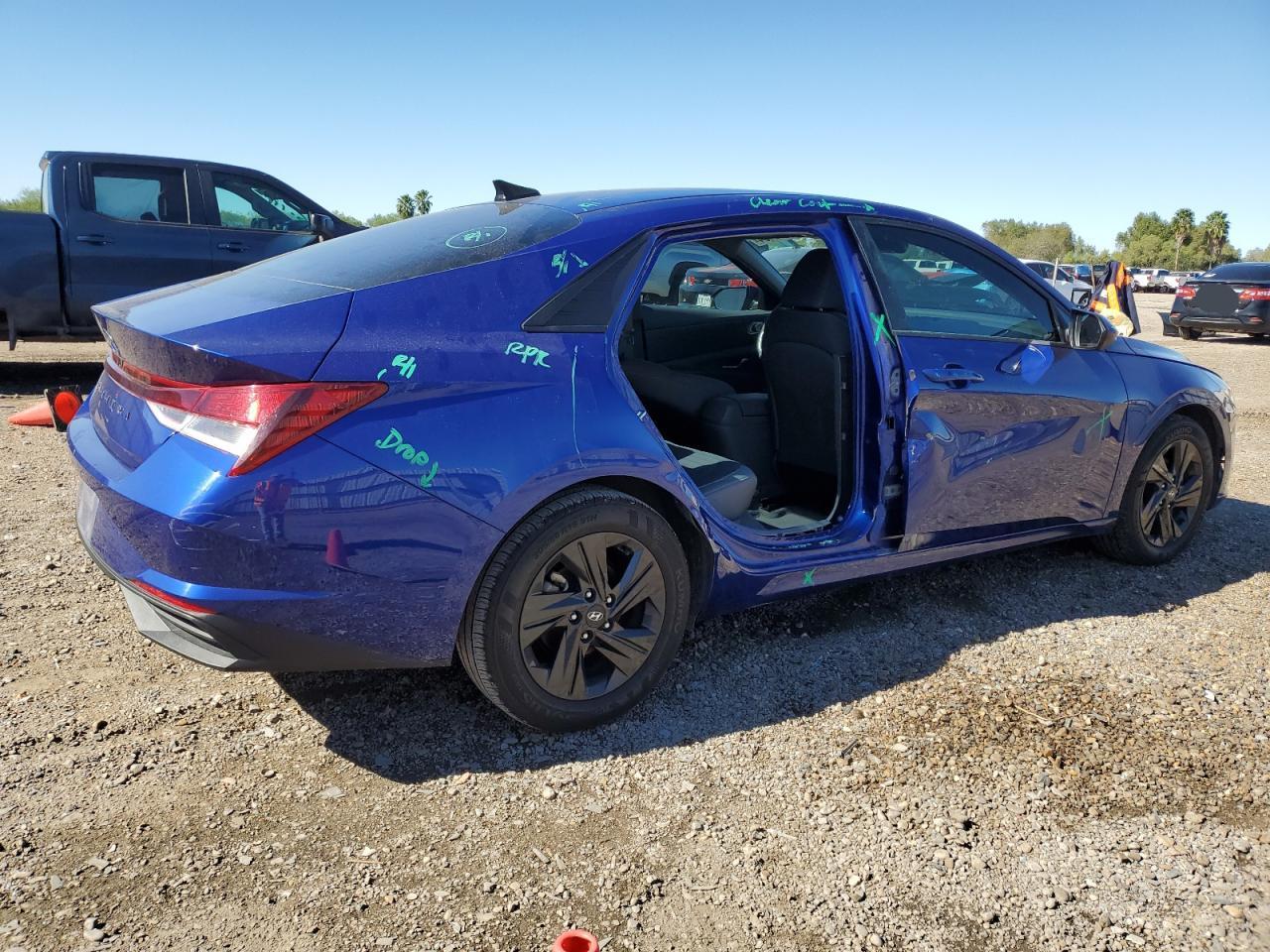 2023 HYUNDAI ELANTRA SE - Image 3
