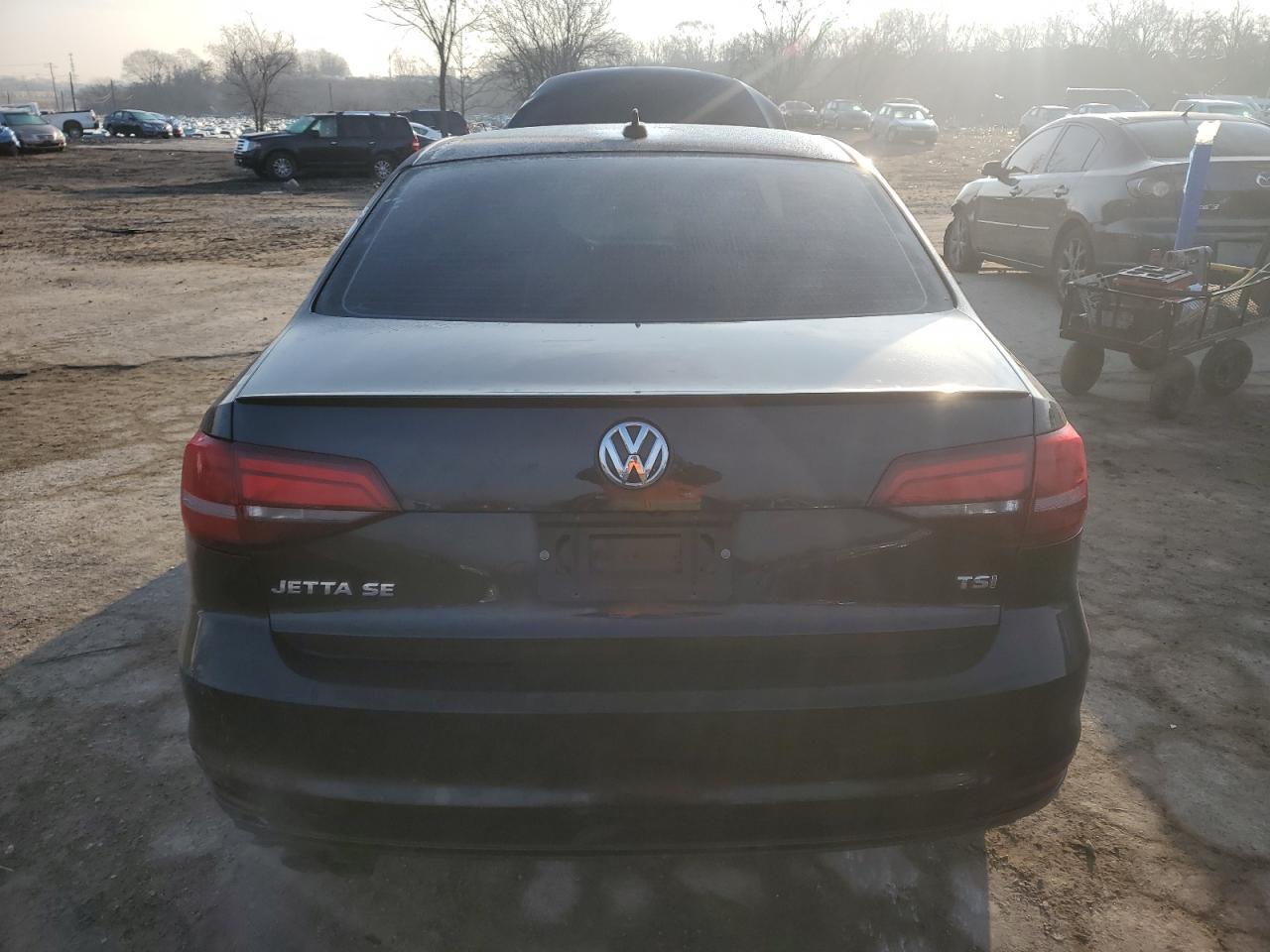 2017 VOLKSWAGEN JETTA SE - Image 6