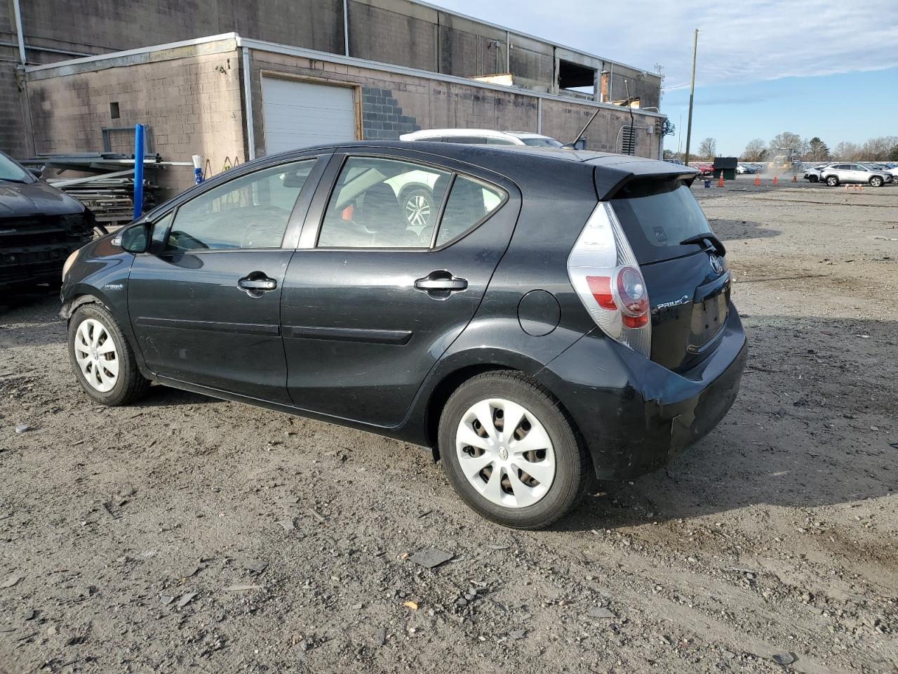 2013 TOYOTA PRIUS C - Фото 2