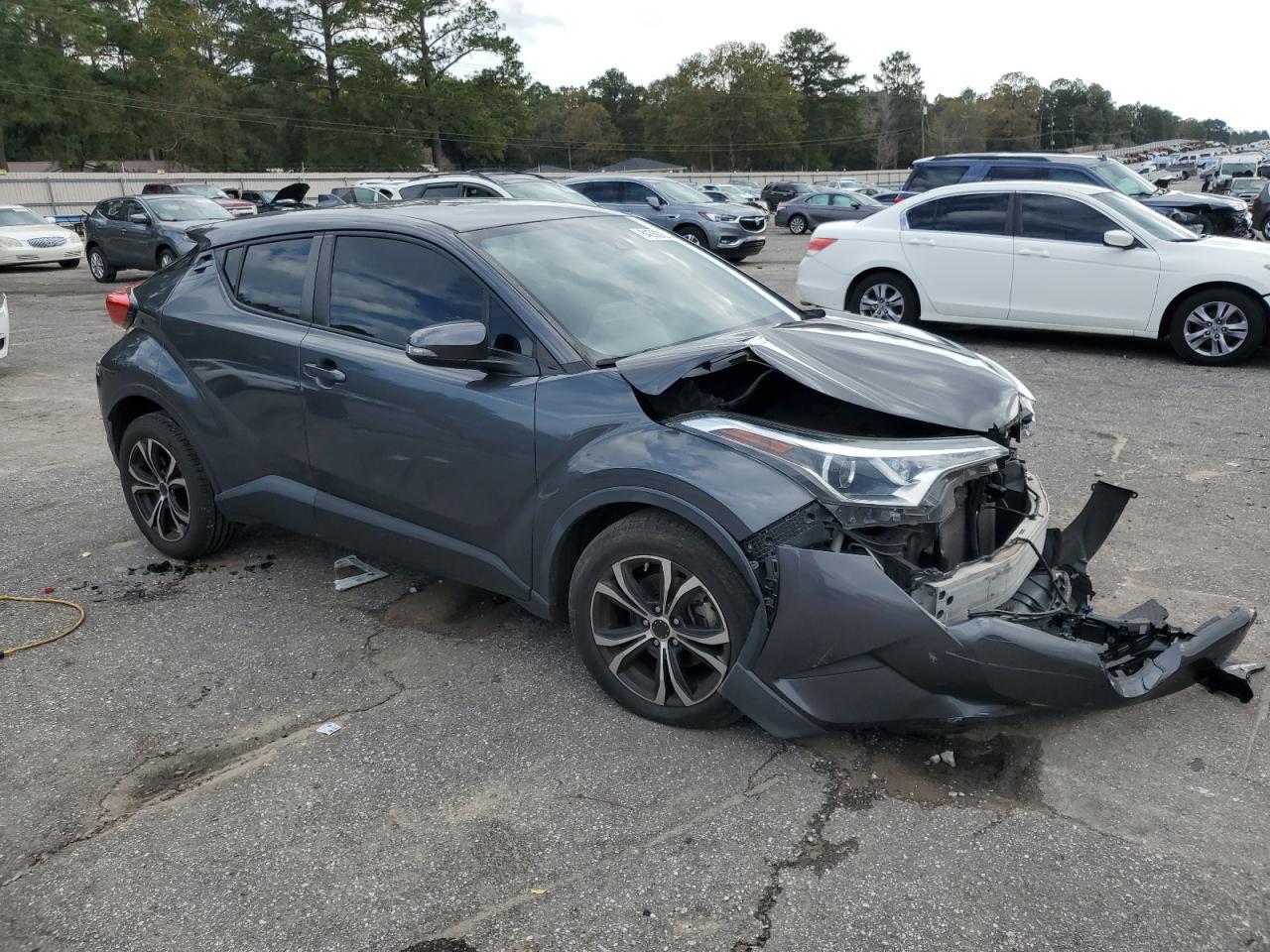 2019 TOYOTA C-HR XLE - Фото 4