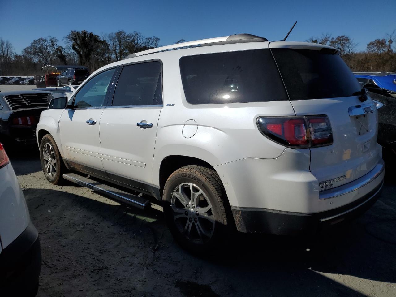 2016 GMC ACADIA SLT - Image 2