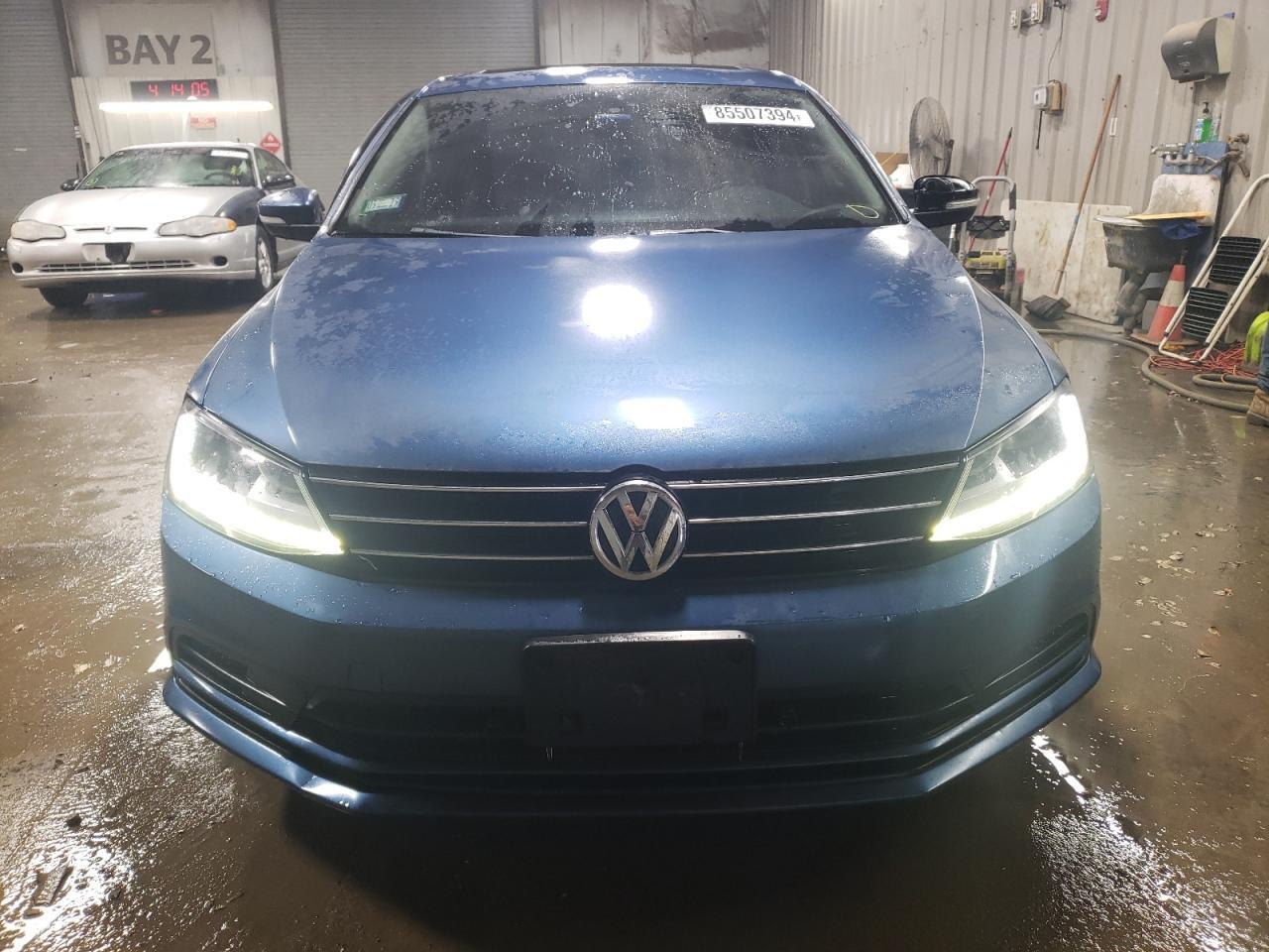 2017 VOLKSWAGEN JETTA SE - Image 5